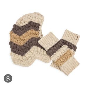 BNWT!! The sak haven balaclava and gloves set